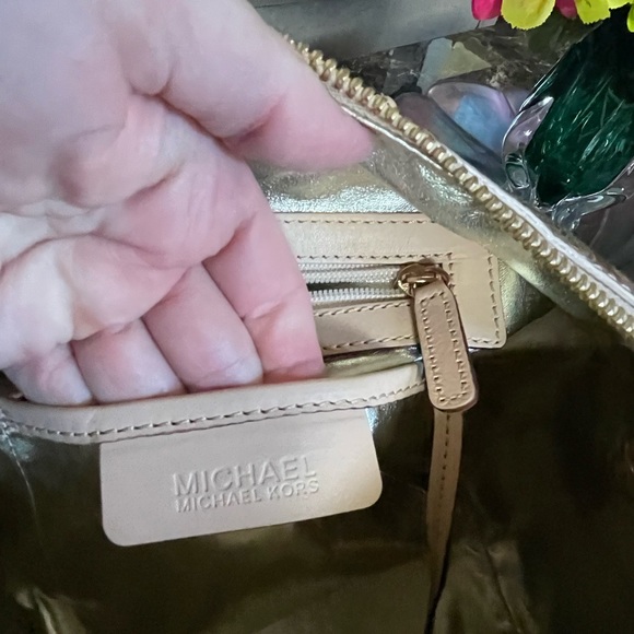 Rare Michael Kors Large Rose Gold Metallic Grayson Bag - Picture 6 of 13